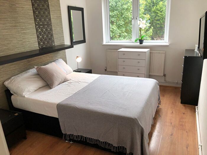 2 Bedroom Flat To Rent In Campbell Road, London, E3