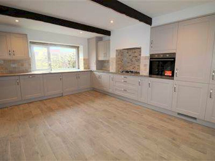 2 Bedroom Property To Rent In Mount Tabor Road, Mount Tabor, Halifax, HX2