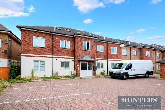 2 Bedroom Flat To Rent In Fonthill Court, Cottington Road, Hanworth Feltham, TW13