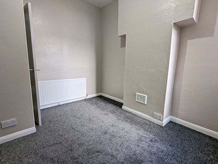 1 Bedroom Flat To Rent In Sandringham Road, Willesden Green, London, NW2