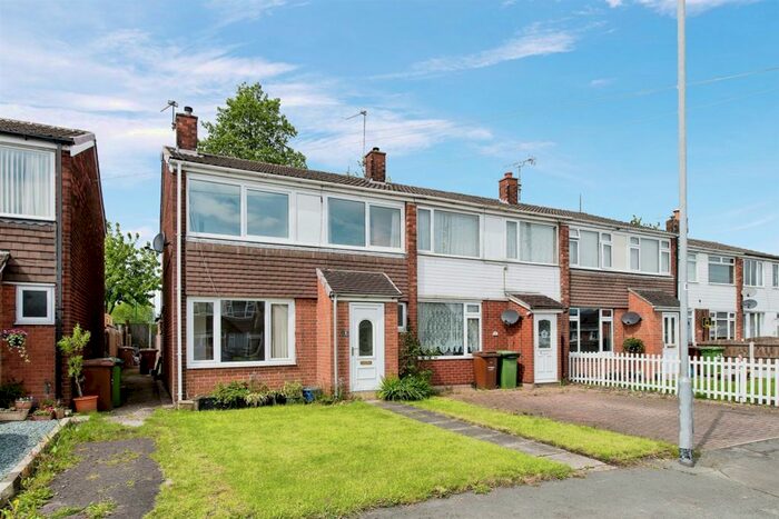 3 Bedroom End Of Terrace House For Sale In Poplar Drive, Altofts, Normanton, WF6