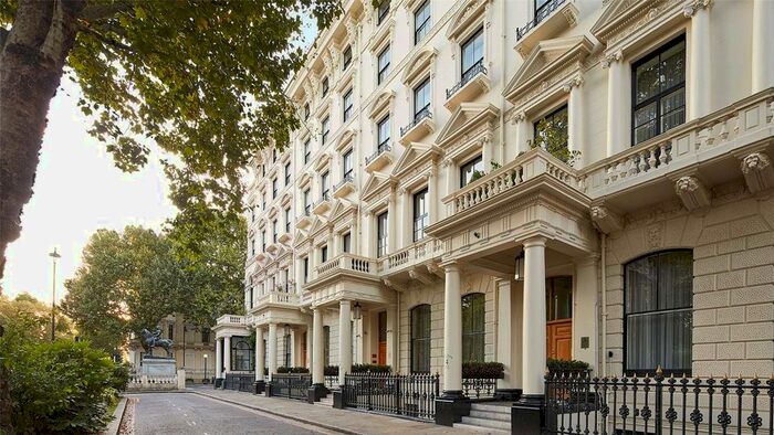 3 Bedroom Flat To Rent In Hyde Park Gate, London, SW7