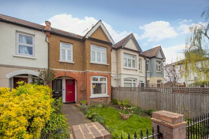 3 Bedroom Maisonette To Rent In Hampton Road, Twickenham, TW2