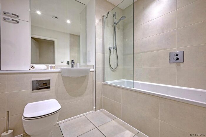 1 Bedroom Apartment For Sale In Effra Gardens, Silvertown Way, London, Greater London, E16