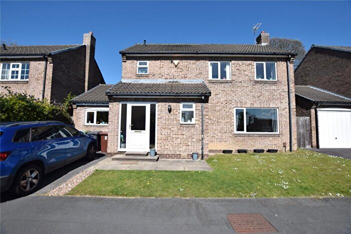 3 Bedroom Detached House To Rent In St. Helens Way, Adel, Leeds, LS16