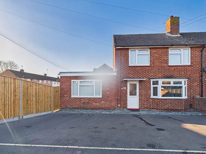 2 Bedroom End Of Terrace House For Sale In St Albans Road, PO9