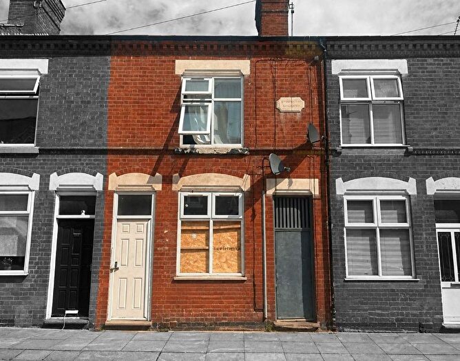 2 Bedroom Block Of Flats For Sale In Beatrice Road, Leicester, LE3