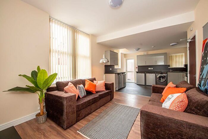 6 Bedroom Terraced House To Rent In Edinburgh Road, Kensington, Liverpool, L7