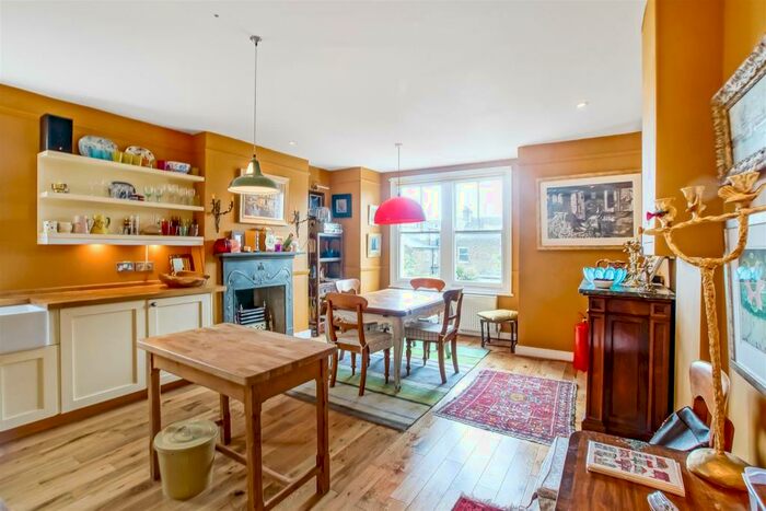 3 Bedroom Flat To Rent In Monson Road, Willesden Junction, London, NW10