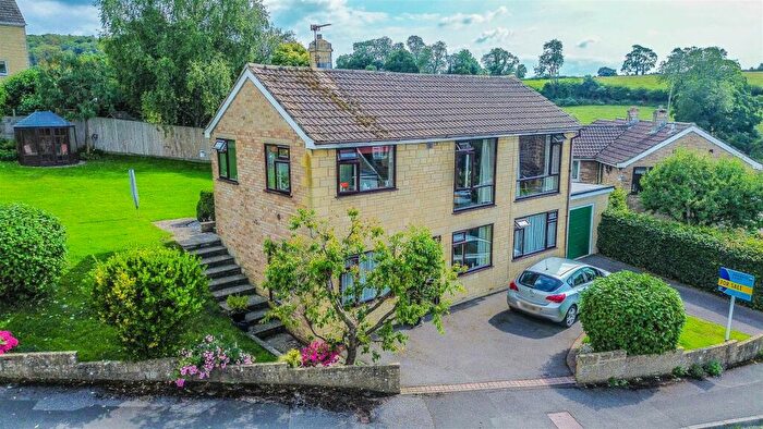 4 Bedroom Detached House For Sale In Orchard Leaze, Dursley, GL11