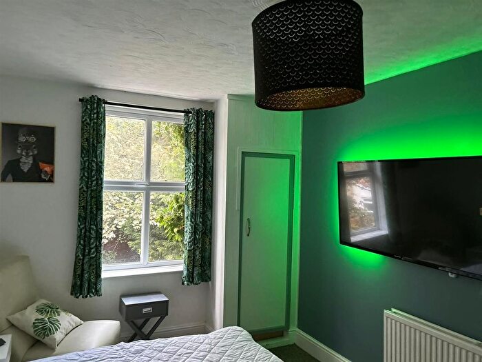 6 Bedroom Property To Rent In De Grey Street, Hull, HU5