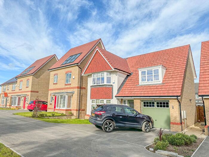 4 Bedroom Detached House To Rent In Greenwood Way, Wakefield, WF3