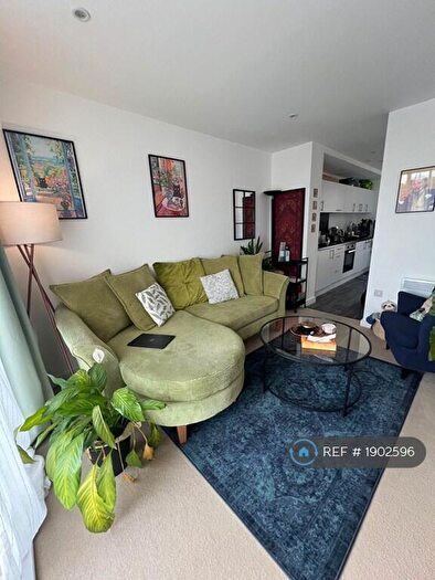 1 Bedroom Flat To Rent In High Street, Reading, RG1