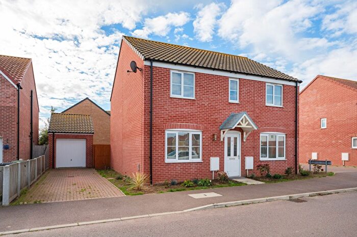 4 Bedroom Detached House For Sale In Colby Drive, Bradwell, NR31