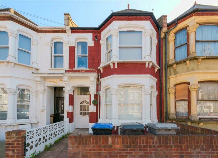 2 Bedroom Apartment To Rent In Windsor Road, London, NW2