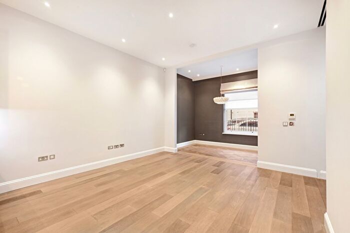 3 Bedroom Flat To Rent In Radnor Walk, Chelsea, SW3