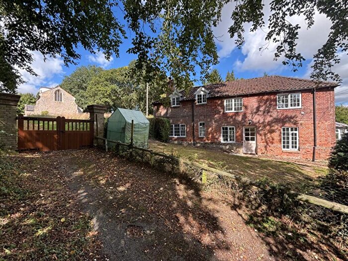 3 Bedroom Detached House To Rent In Near Litcham, PE32