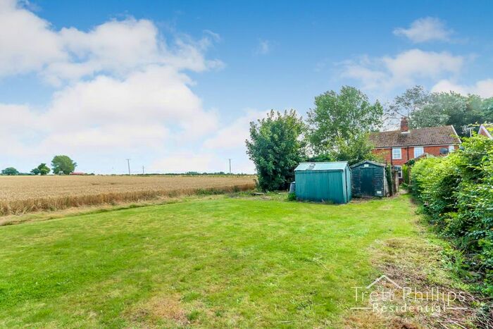 3 Bedroom Semi-Detached House For Sale In Heath Road, Rollesby, Great Yarmouth, Norfolk, NR29