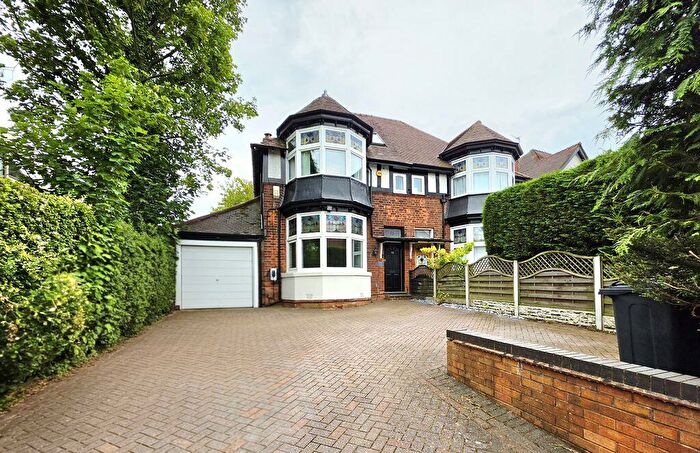5 Bedroom Semi Detached House For Sale In Birmingham Road, Sutton Coldfield, B72