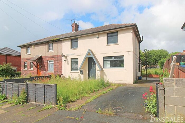 3 Bedroom Semi-Detached House For Sale In North Cliffe Lane, Bradford, BD13
