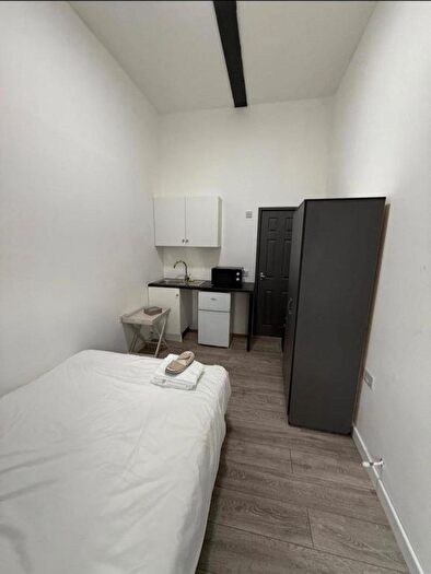 Studio To Rent In Whitchurch Lane, Edgware, HA8