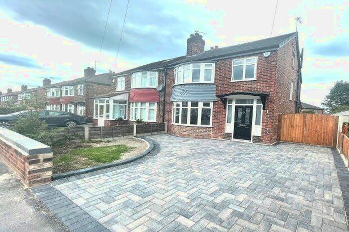 4 Bedroom Property To Rent In Whitehurst Road, Stockport, SK4