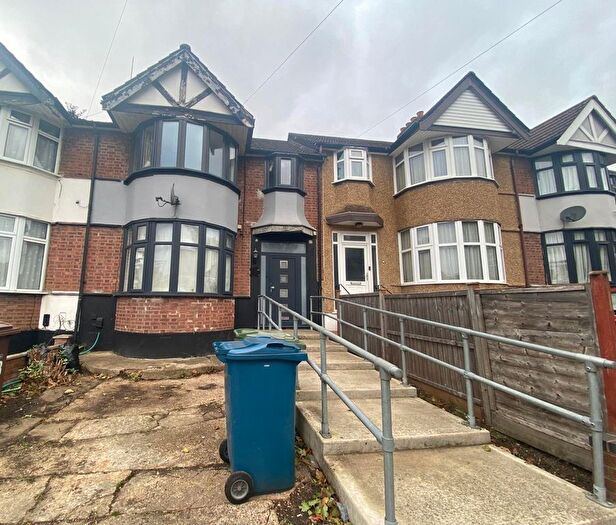 3 Bedroom Terraced House To Rent In Kenton Lane, Harrow, Greater London, HA3