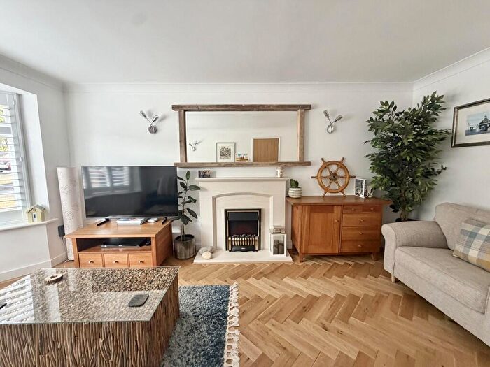3 Bedroom Detached House For Sale In Twin Oaks Close, Broadstone, BH18 - Photo 7