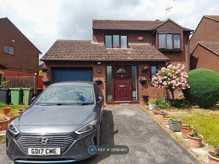 4 Bedroom Detached House To Rent In Leafield Rise, Two Mile Ash, Milton Keynes, MK8