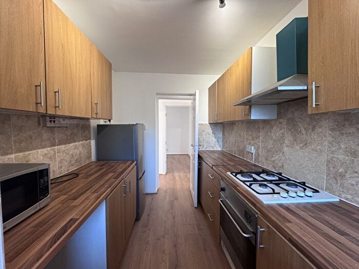 2 Bedroom Flat To Rent In Pinner Road, Northwood, HA6