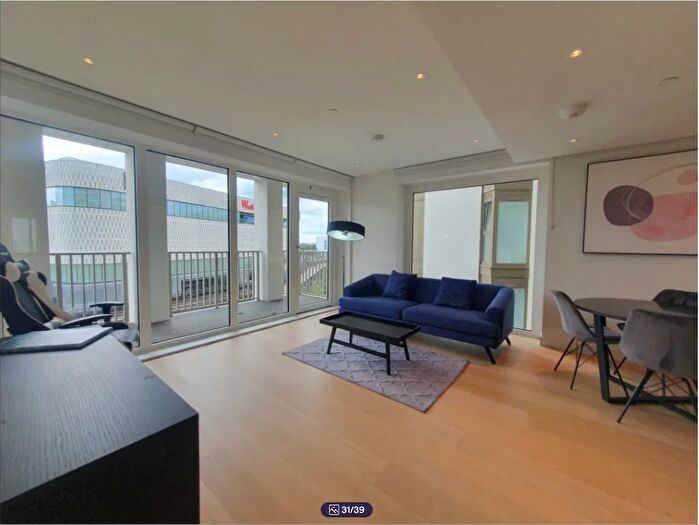 2 Bedroom Flat To Rent In Fountain Park Way, White City, London, W12