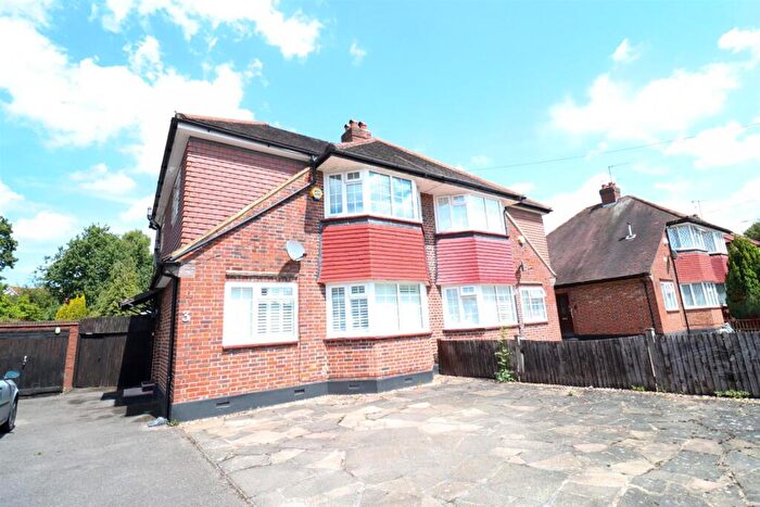 3 Bedroom Semi-Detached House For Sale In Ranelagh Close, Edgware, HA8