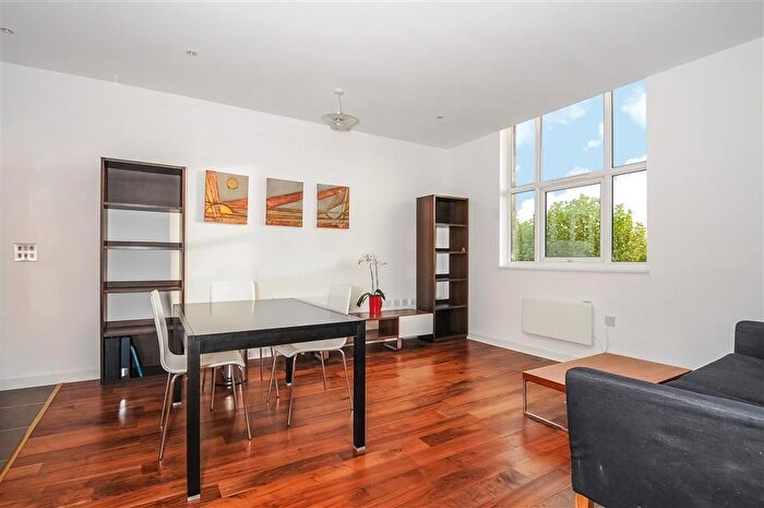 2 Bedroom Flat To Rent In Bromyard House, Bromyard Avenue, Acton, W3