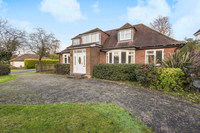 4 Bedroom House To Rent In Hawkshill Way, Esher, KT10