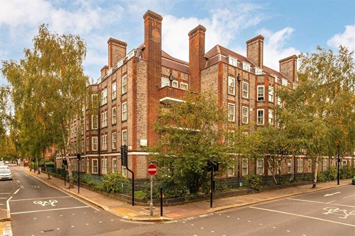 3 Bedroom Flat For Sale In Camden Park Road, Camden, NW1