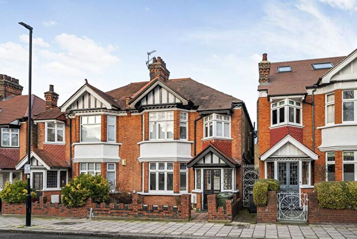 2 Bedroom Flat To Rent In Downton Avenue, Streatham Hill, London, SW2