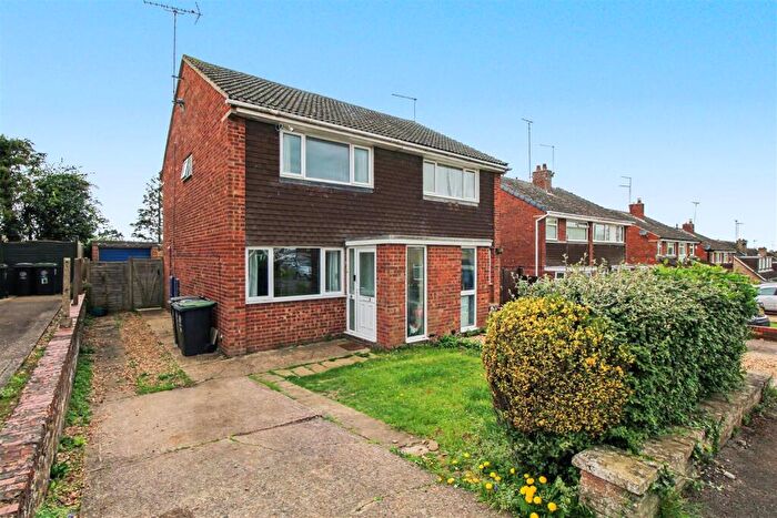 2 Bedroom Semi-Detached House For Sale In Hillcrest Close, Thrapston, NN14