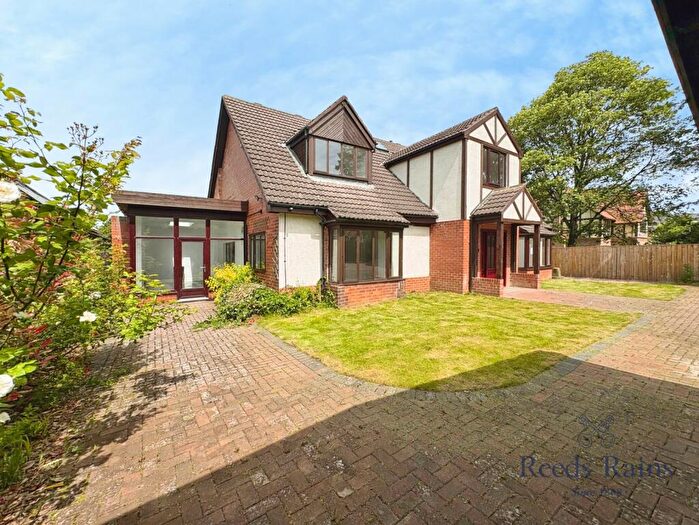 5 Bedroom Detached House For Sale In The Avenue, Medburn, Newcastle Upon Tyne, Northumberland, NE20