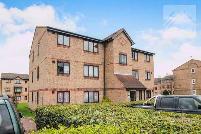 1 Bedroom Apartment To Rent In Vange, SS16