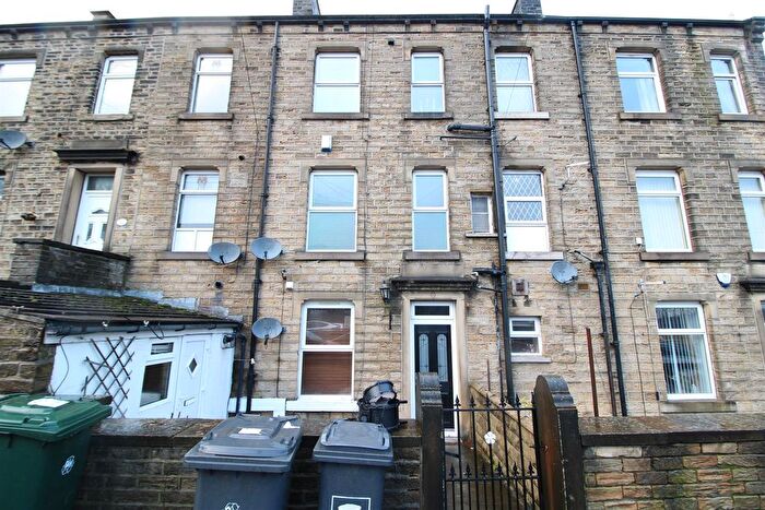 1 Bedroom Flat To Rent In Scar Lane, Golcar, Huddersfield, HD7