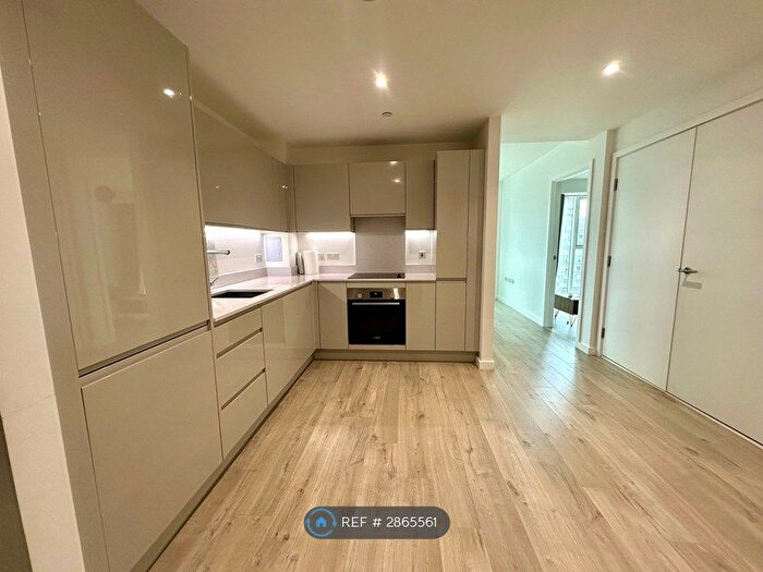 2 Bedroom Flat To Rent In London, London, E16