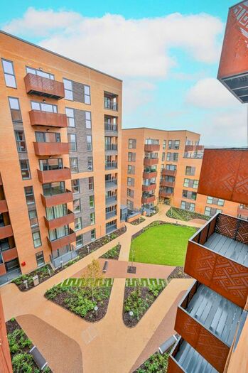 2 Bedroom Flat To Rent In Western Circus, East Acton, London, W3