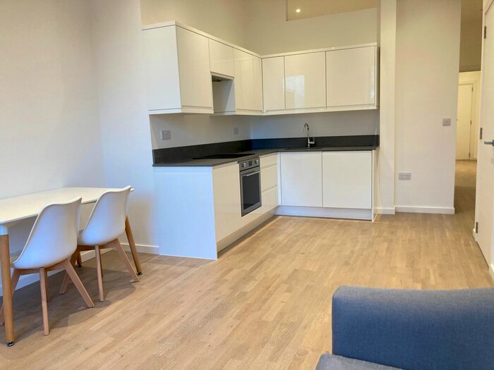 1 Bedroom Flat To Rent In Boston Manor Park, TW8