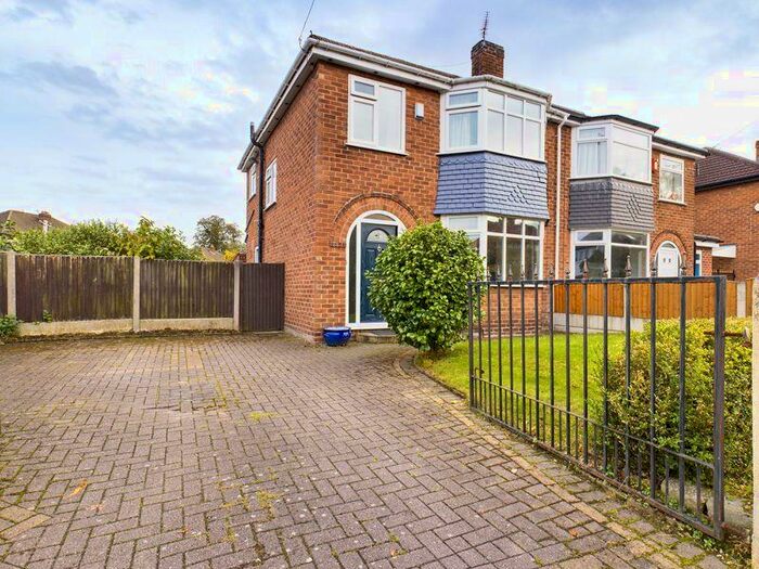 3 Bedroom Semi-Detached House To Rent In Grosvenor Road, Sale, Trafford, M33