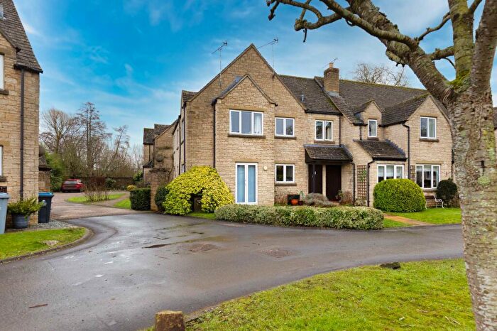 2 Bedroom Retirement Property For Sale In St. Marys Mead, Witney, OX28