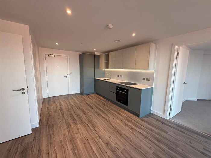 2 Bedroom Apartment To Rent In The Railings, Middlewood Locks, M5