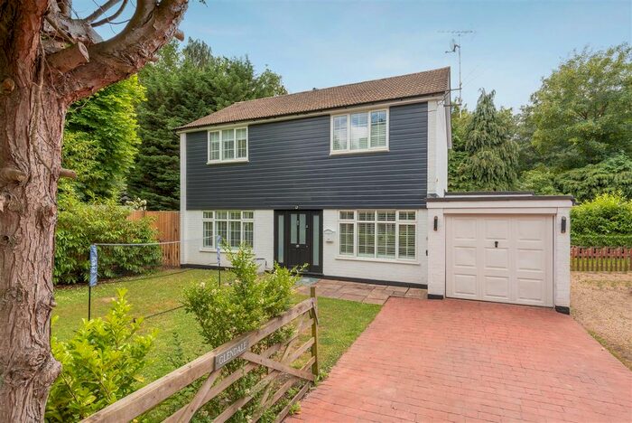 4 Bedroom Detached House To Rent In Beech Hill Road, Sunningdale, SL5