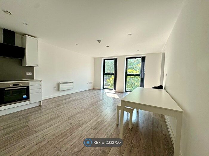 1 Bedroom Flat To Rent In Satchwell Road, London, E2