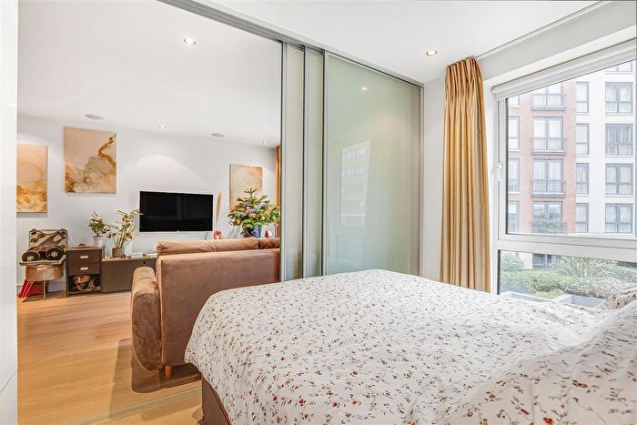 1 Bedroom Flat To Rent In Doulton House, Chelsea Creek, Fulham, SW6