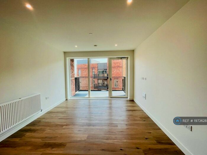 2 Bedroom Flat To Rent In Beeley House, London, N8